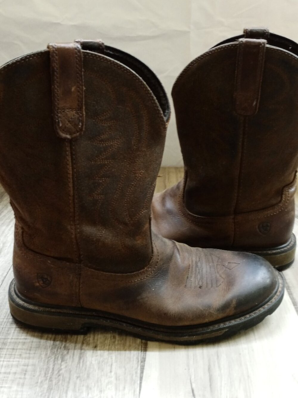 ARIAT 9.5 EE Men's Boots No Lace